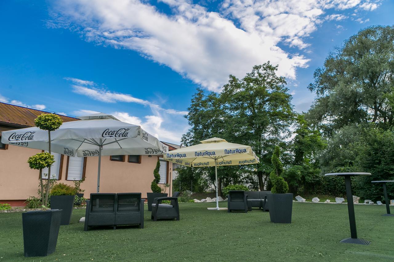 Sztár Motel Étterem Balassagyarmat Extérieur photo