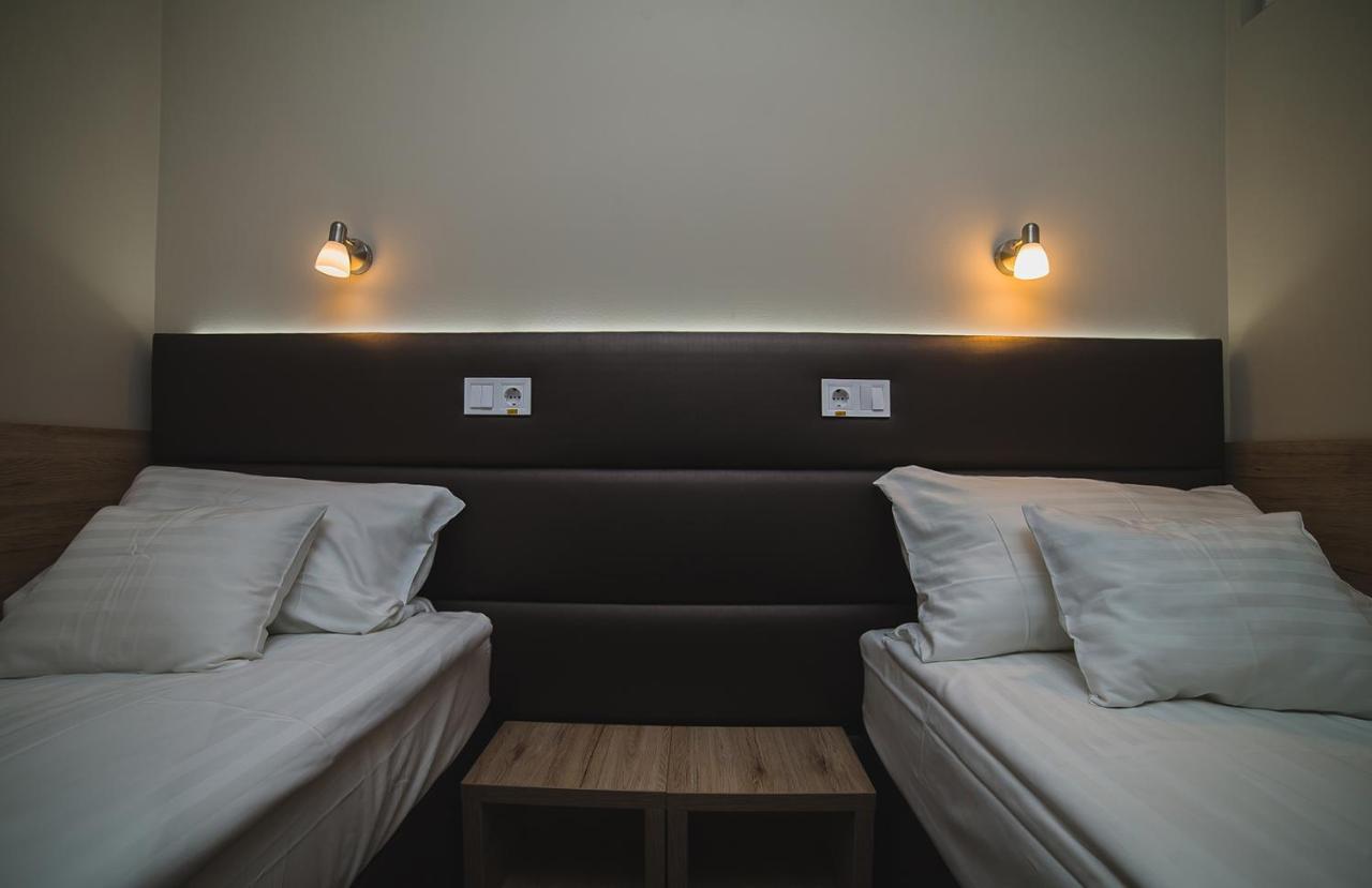 Sztár Motel Étterem Balassagyarmat Extérieur photo