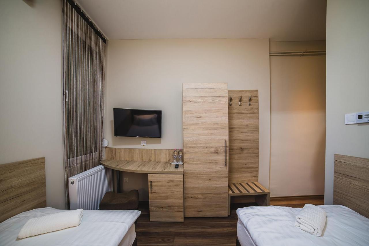 Sztár Motel Étterem Balassagyarmat Extérieur photo